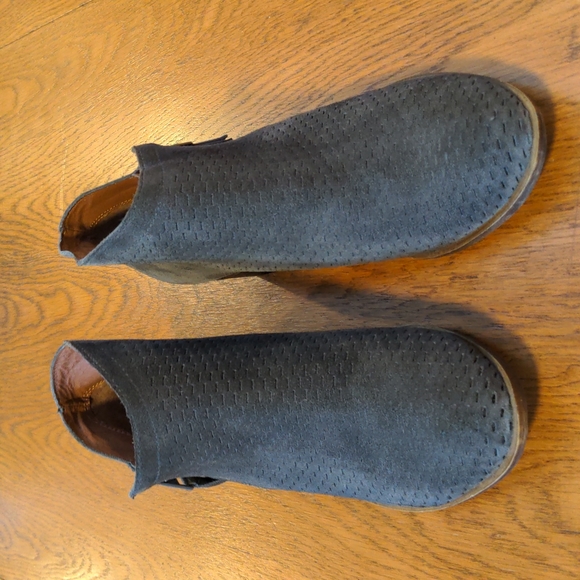 Lucky Brand Bootie - Picture 3 of 5